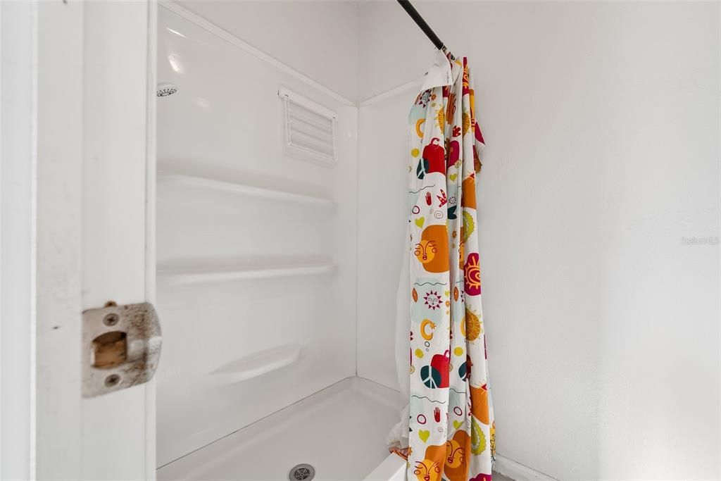 For Sale: $215,000 (3 beds, 2 baths, 1574 Square Feet)