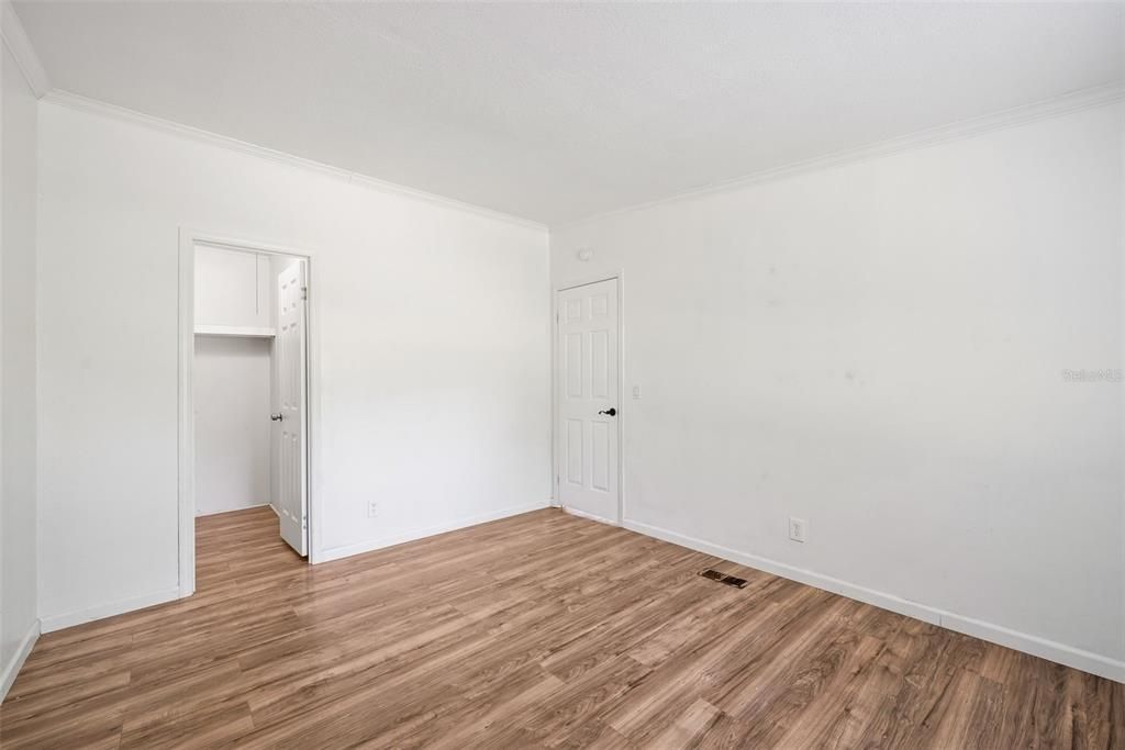 For Sale: $215,000 (3 beds, 2 baths, 1574 Square Feet)