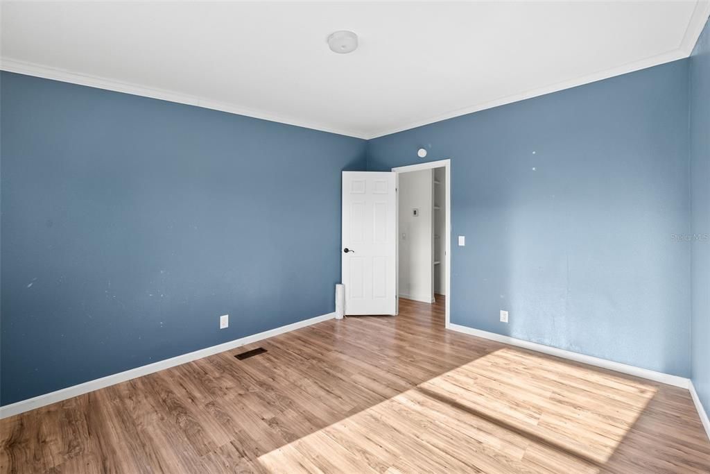 For Sale: $215,000 (3 beds, 2 baths, 1574 Square Feet)