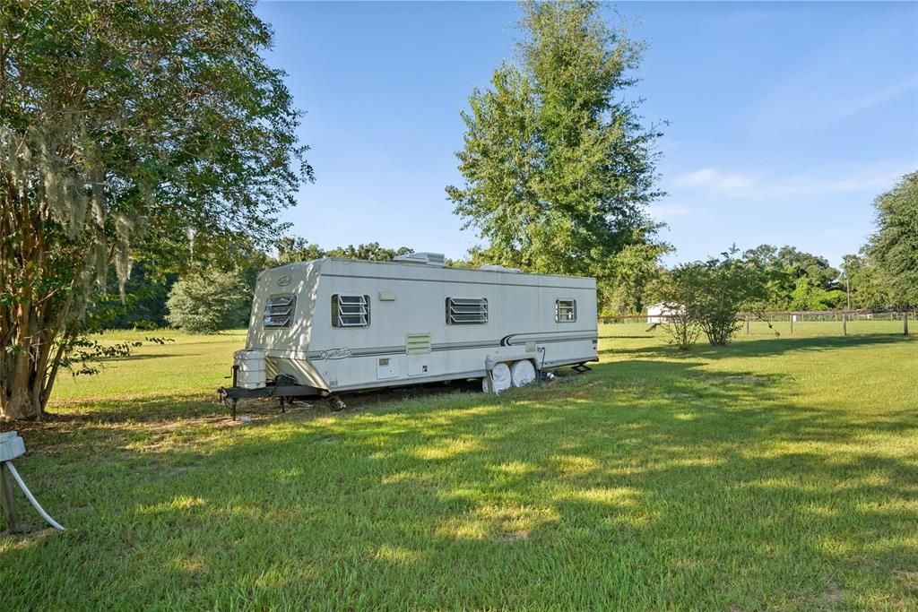For Sale: $215,000 (3 beds, 2 baths, 1574 Square Feet)
