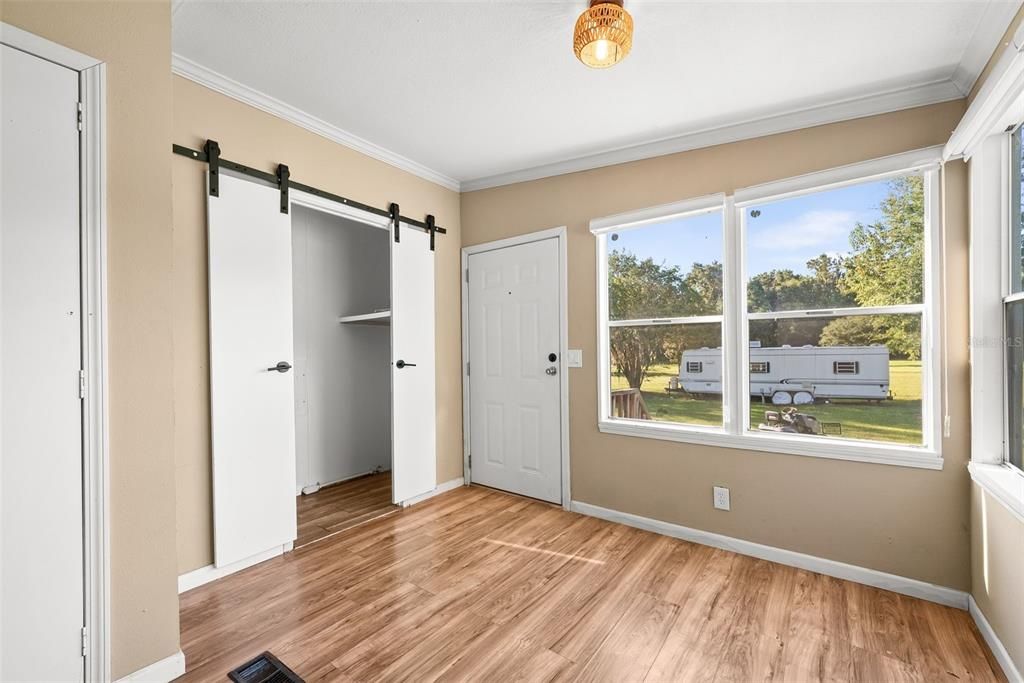 For Sale: $215,000 (3 beds, 2 baths, 1574 Square Feet)