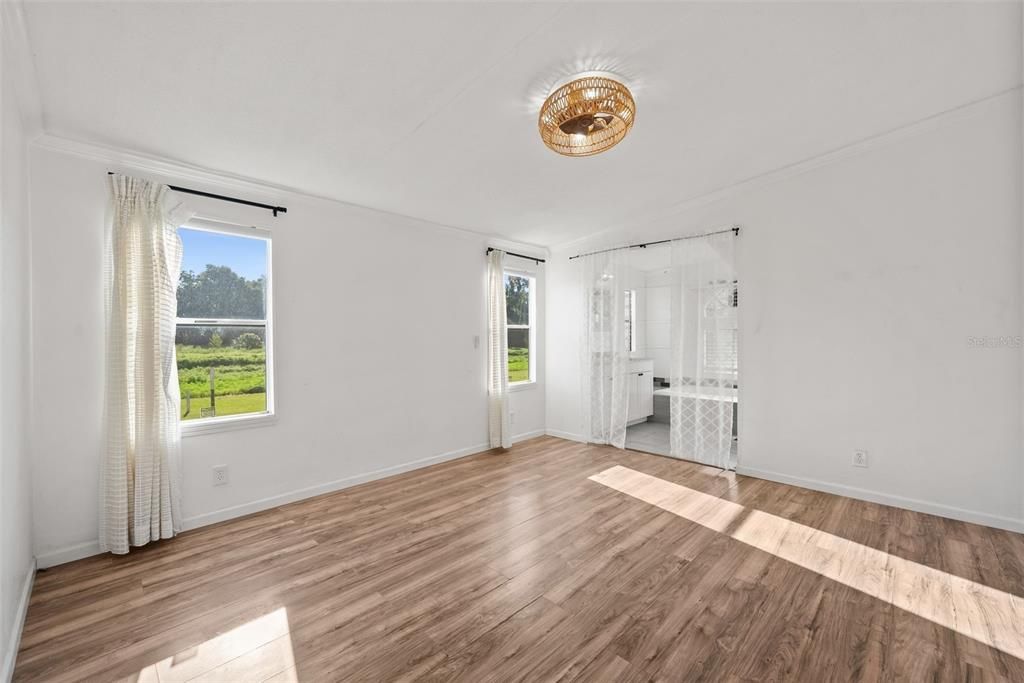 For Sale: $215,000 (3 beds, 2 baths, 1574 Square Feet)