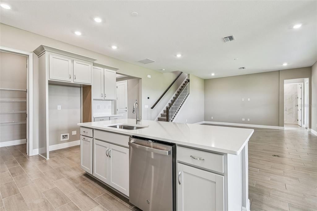 Active With Contract: $699,990 (5 beds, 4 baths, 3440 Square Feet)