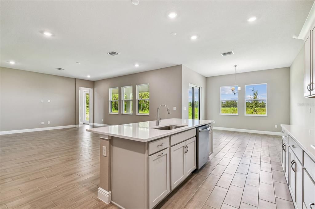 Active With Contract: $699,990 (5 beds, 4 baths, 3440 Square Feet)