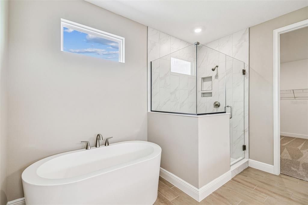 Active With Contract: $699,990 (5 beds, 4 baths, 3440 Square Feet)