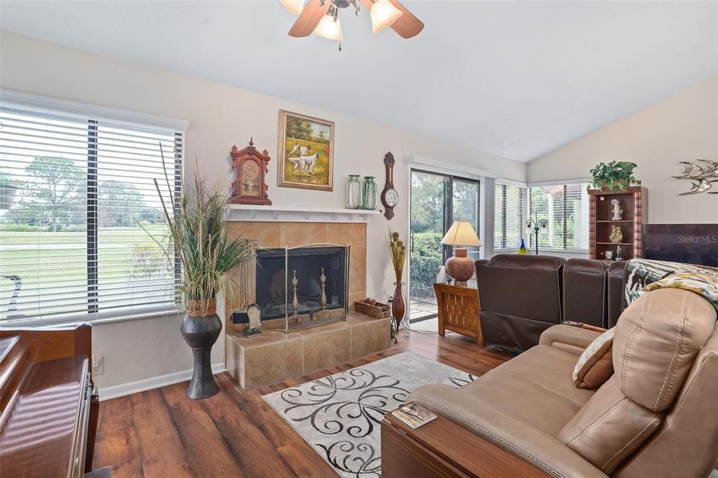 For Sale: $293,000 (3 beds, 2 baths, 1665 Square Feet)