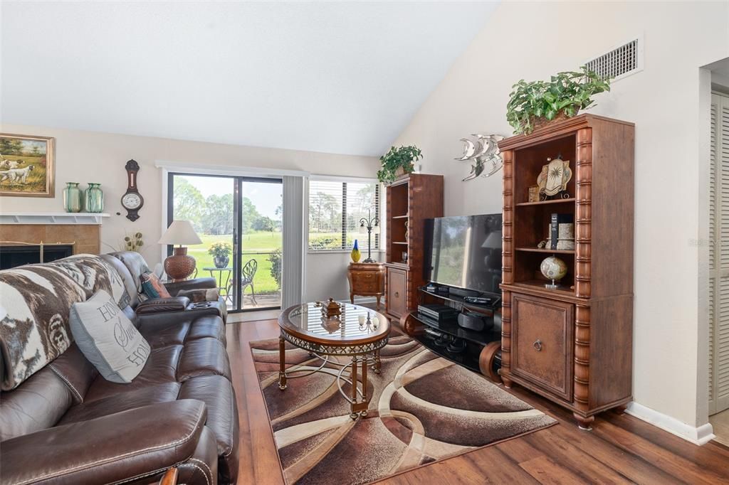 For Sale: $293,000 (3 beds, 2 baths, 1665 Square Feet)