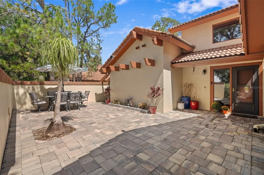 For Sale: $293,000 (3 beds, 2 baths, 1665 Square Feet)