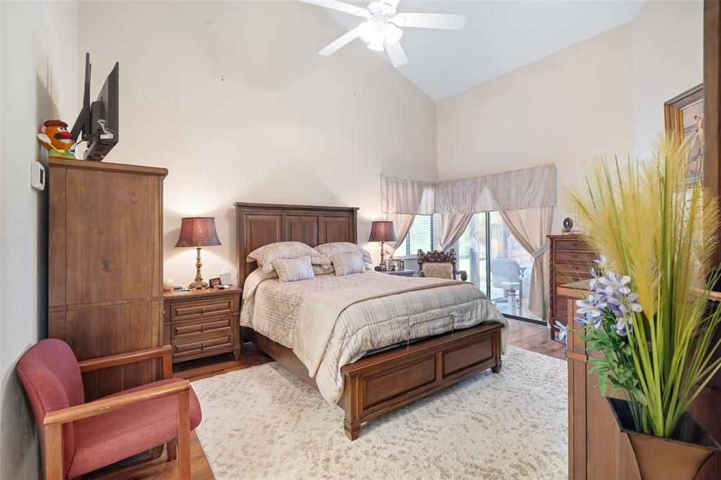 For Sale: $293,000 (3 beds, 2 baths, 1665 Square Feet)