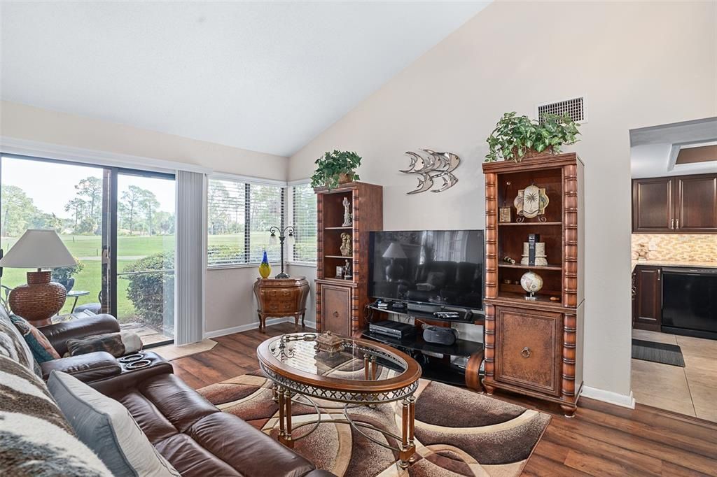 For Sale: $293,000 (3 beds, 2 baths, 1665 Square Feet)