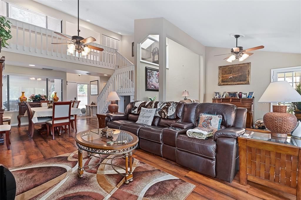 For Sale: $293,000 (3 beds, 2 baths, 1665 Square Feet)