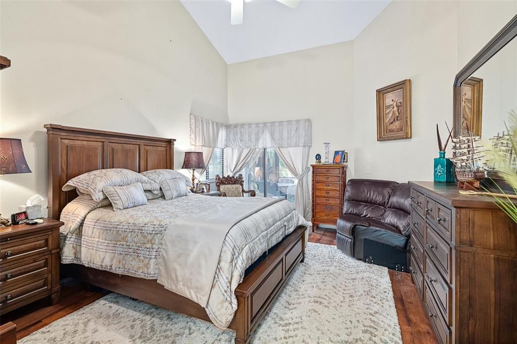 For Sale: $293,000 (3 beds, 2 baths, 1665 Square Feet)