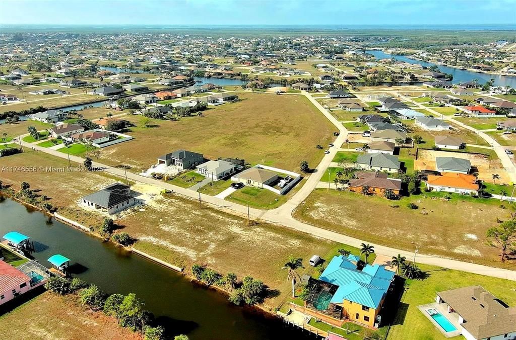 待售: $249,000 (0.34 acres)