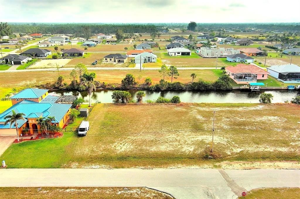 待售: $249,000 (0.34 acres)