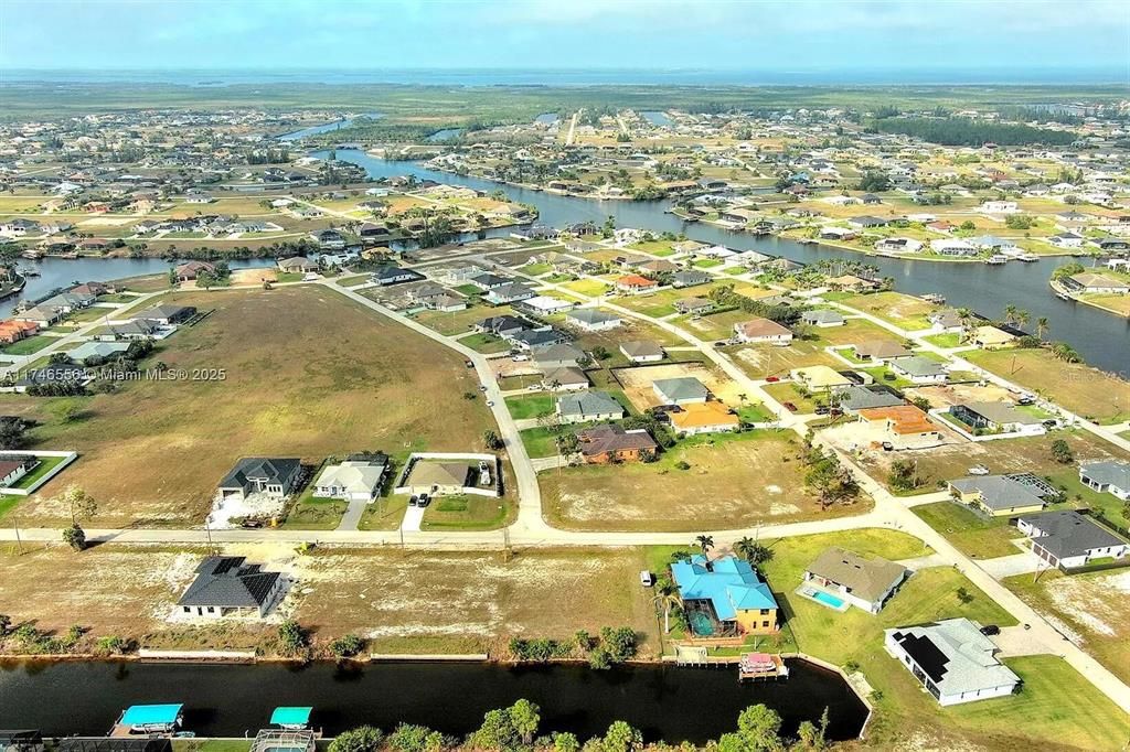 待售: $249,000 (0.34 acres)