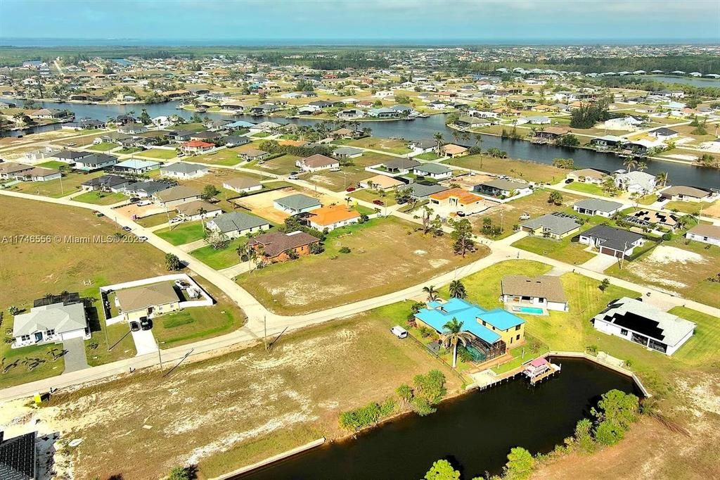 待售: $249,000 (0.34 acres)