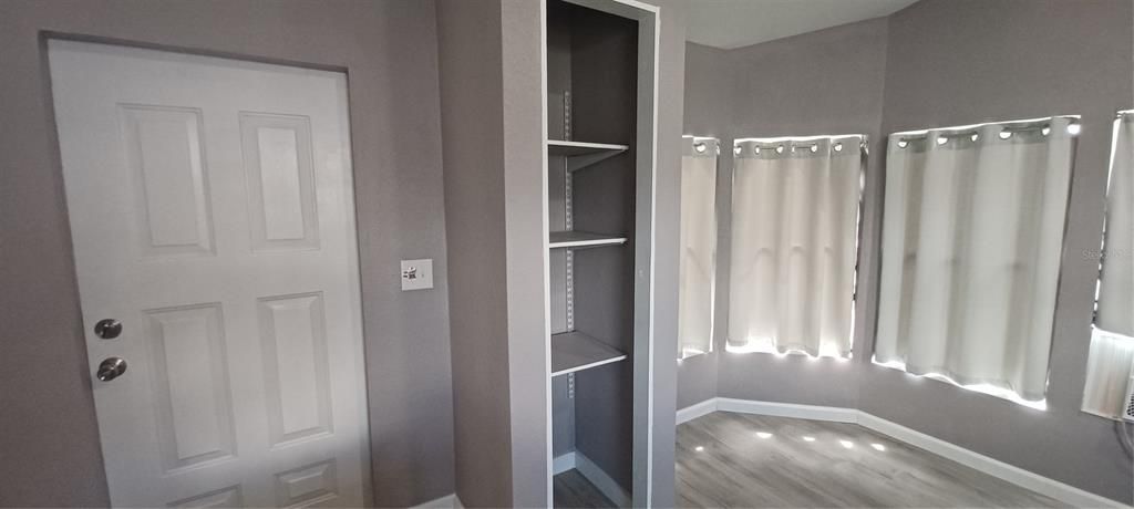 出租: $1,400 (2 贝兹, 1 浴室, 600 平方英尺)