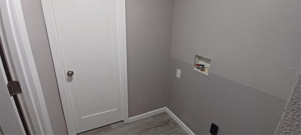 出租: $1,400 (2 贝兹, 1 浴室, 600 平方英尺)