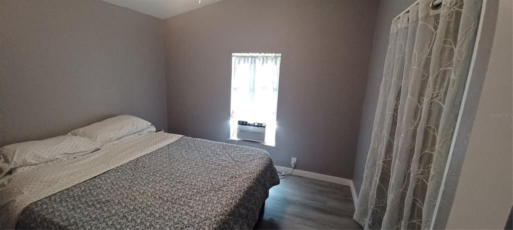 出租: $1,400 (2 贝兹, 1 浴室, 600 平方英尺)