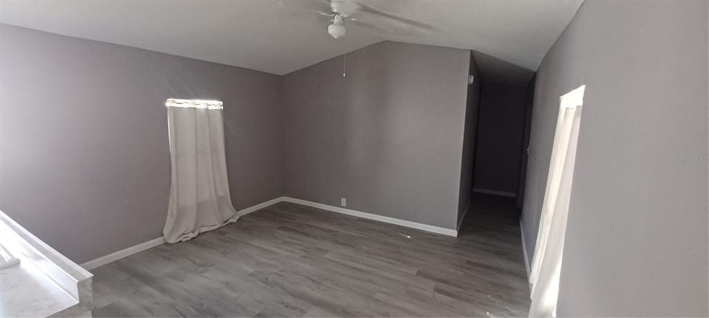 出租: $1,400 (2 贝兹, 1 浴室, 600 平方英尺)