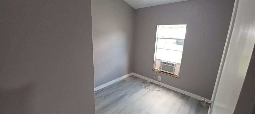 出租: $1,400 (2 贝兹, 1 浴室, 600 平方英尺)