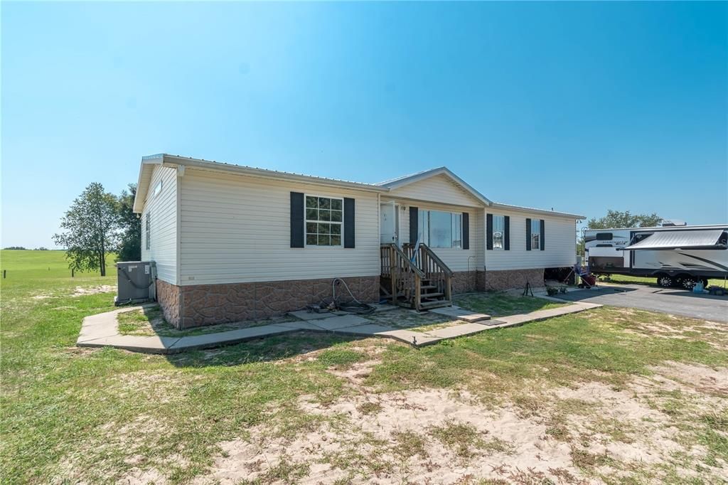 En Venta: $730,000 (3 camas, 2 baños, 2303 Pies cuadrados)