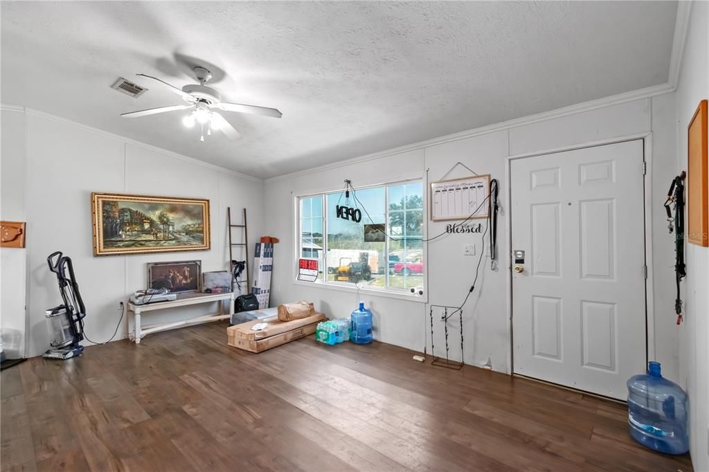 En Venta: $730,000 (3 camas, 2 baños, 2303 Pies cuadrados)