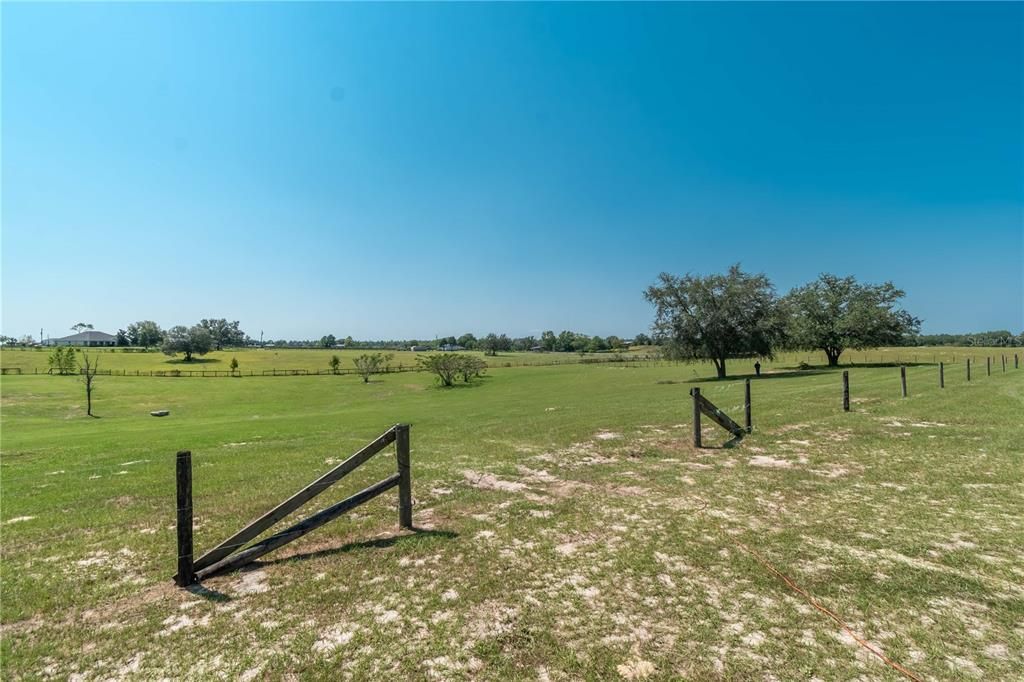 En Venta: $730,000 (3 camas, 2 baños, 2303 Pies cuadrados)