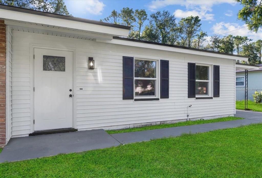 Active With Contract: $274,999 (3 beds, 1 baths, 1272 Square Feet)