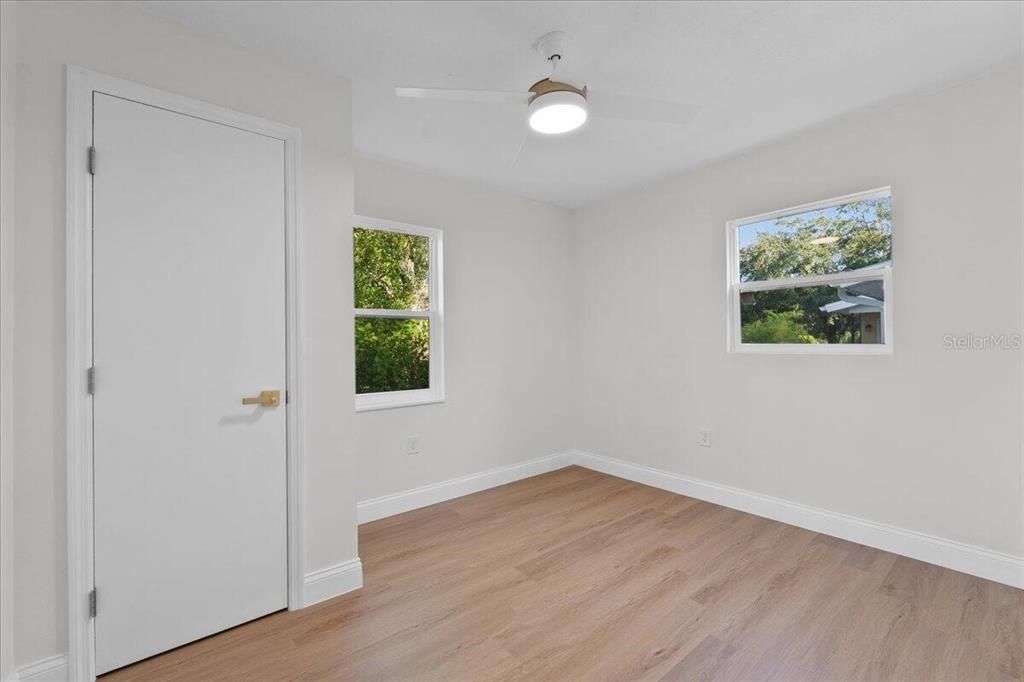 Active With Contract: $274,999 (3 beds, 1 baths, 1272 Square Feet)