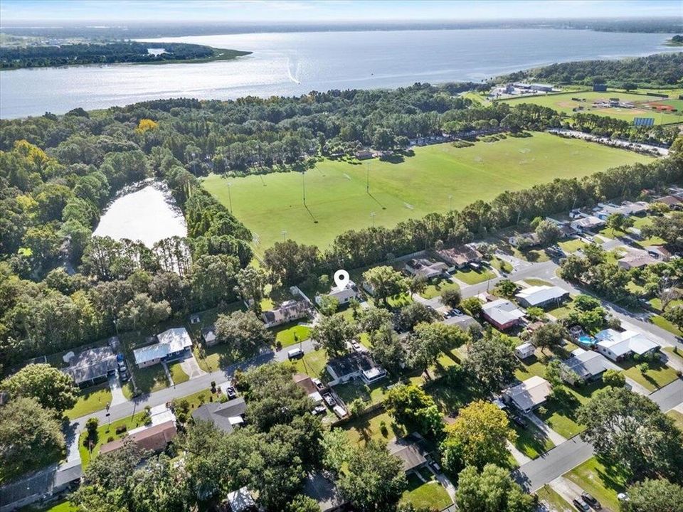 Active With Contract: $274,999 (3 beds, 1 baths, 1272 Square Feet)