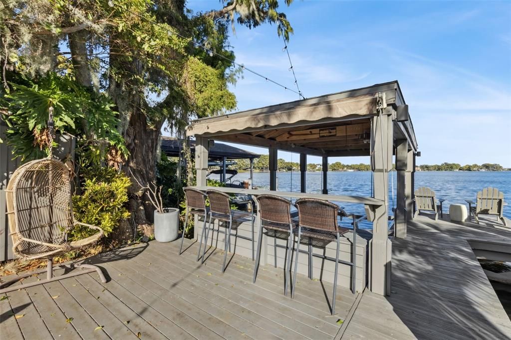 For Sale: $949,000 (2 beds, 2 baths, 1086 Square Feet)