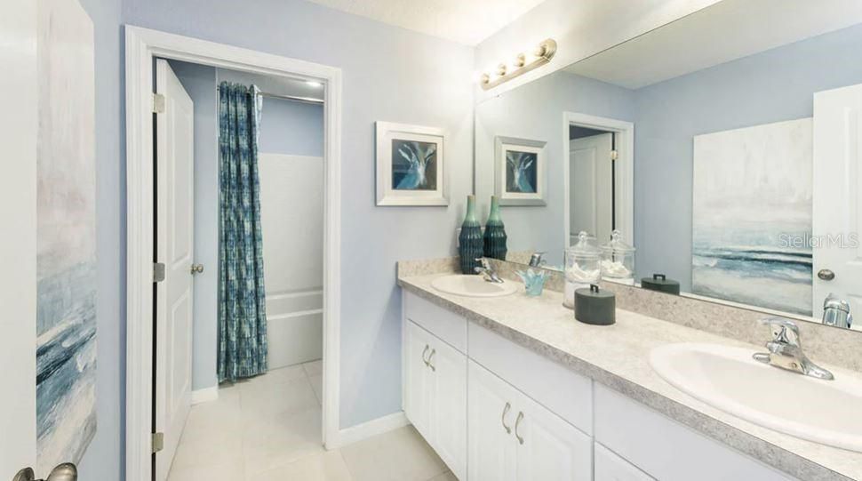 Activo con contrato: $398,999 (5 camas, 3 baños, 2287 Pies cuadrados)