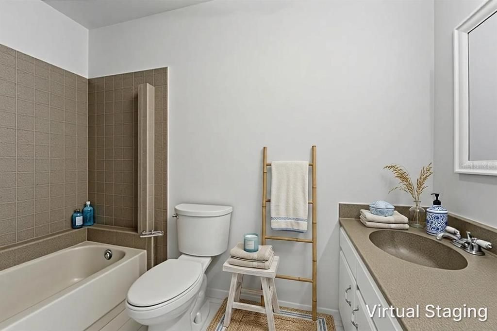 На продажу: $599,000 (2 спален, 1 ванн, 1200 Квадратных фут)