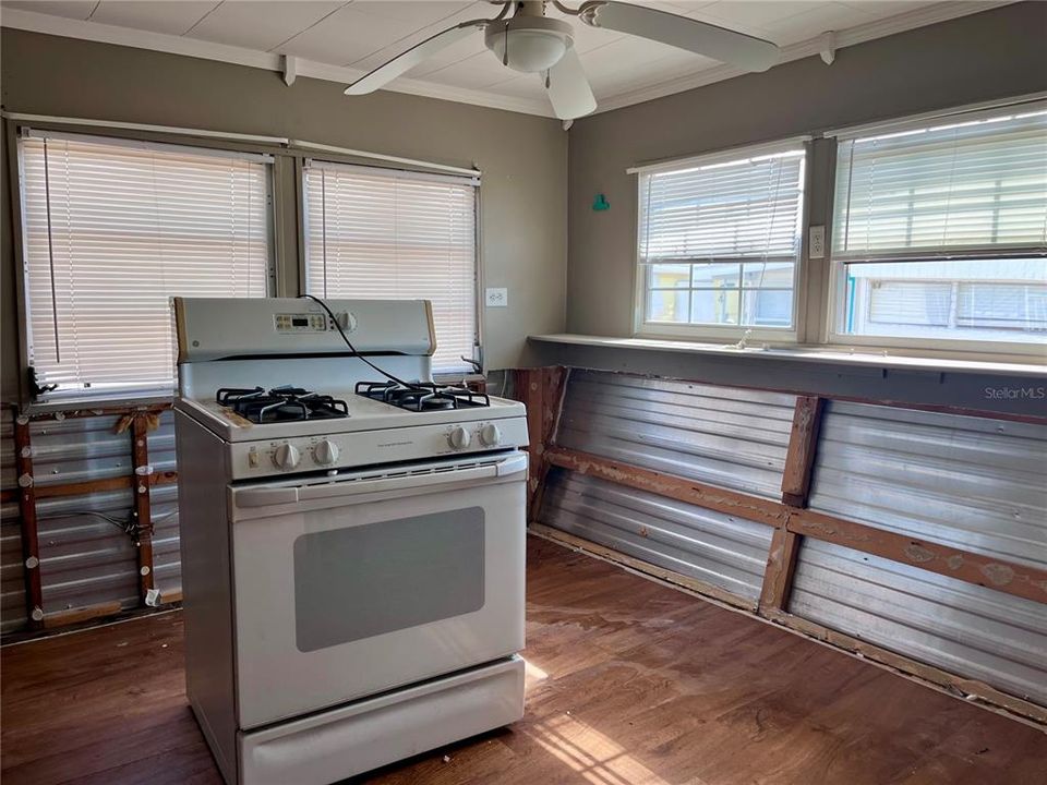 待售: $59,000 (1 贝兹, 1 浴室, 508 平方英尺)