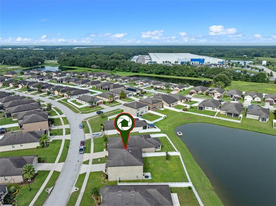 合同活跃: $375,000 (4 贝兹, 2 浴室, 2669 平方英尺)