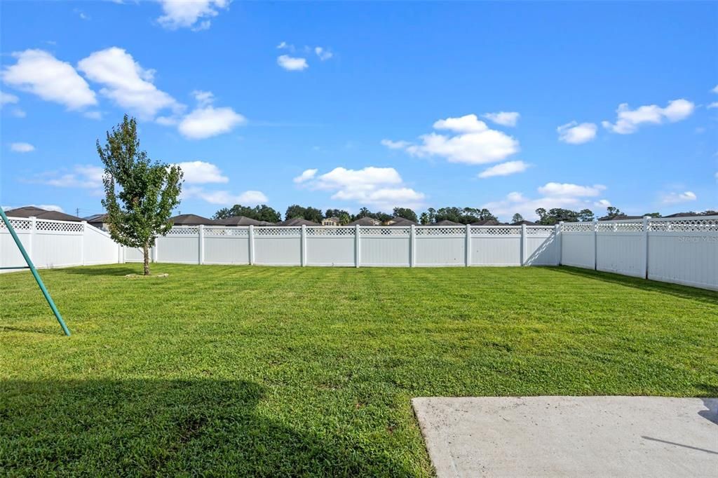 合同活跃: $375,000 (4 贝兹, 2 浴室, 2669 平方英尺)