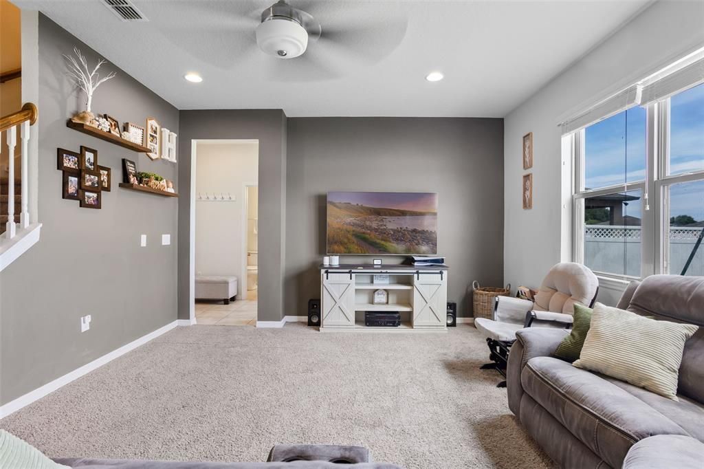 合同活跃: $375,000 (4 贝兹, 2 浴室, 2669 平方英尺)