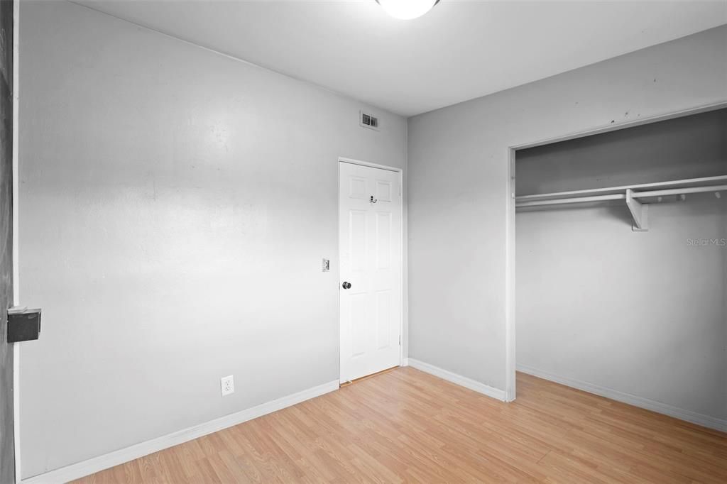 Под контрактом: $275,000 (3 спален, 1 ванн, 1510 Квадратных фут)