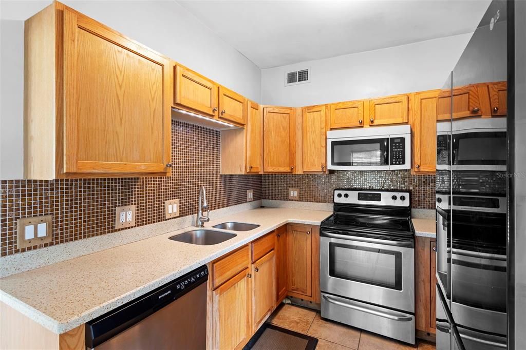 Под контрактом: $275,000 (3 спален, 1 ванн, 1510 Квадратных фут)