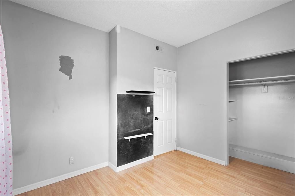 Под контрактом: $275,000 (3 спален, 1 ванн, 1510 Квадратных фут)