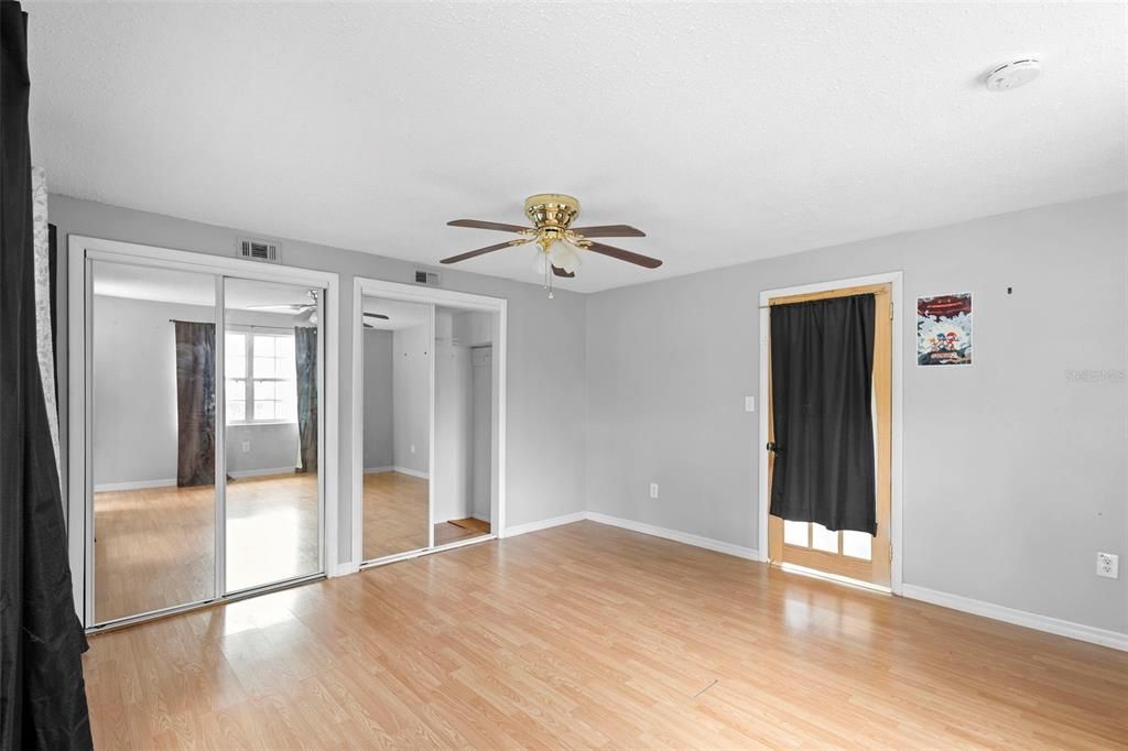 Под контрактом: $275,000 (3 спален, 1 ванн, 1510 Квадратных фут)