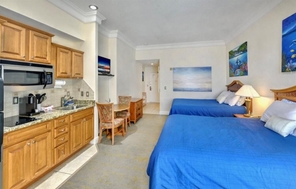 На продажу: $185,000 (0 спален, 1 ванн, 339 Квадратных фут)