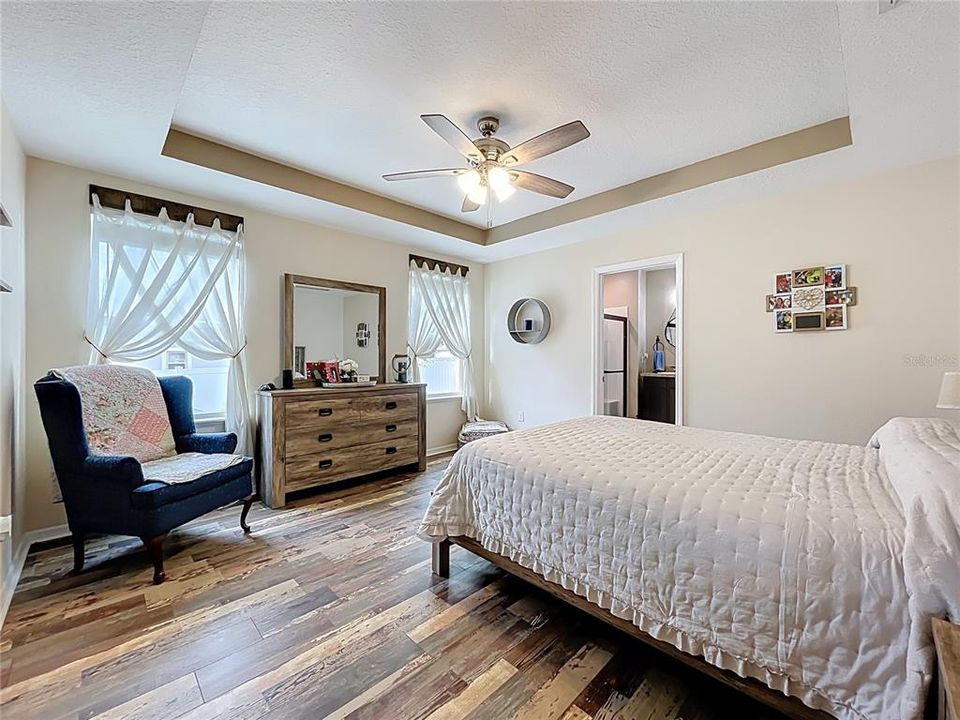 For Sale: $310,000 (3 beds, 2 baths, 1705 Square Feet)