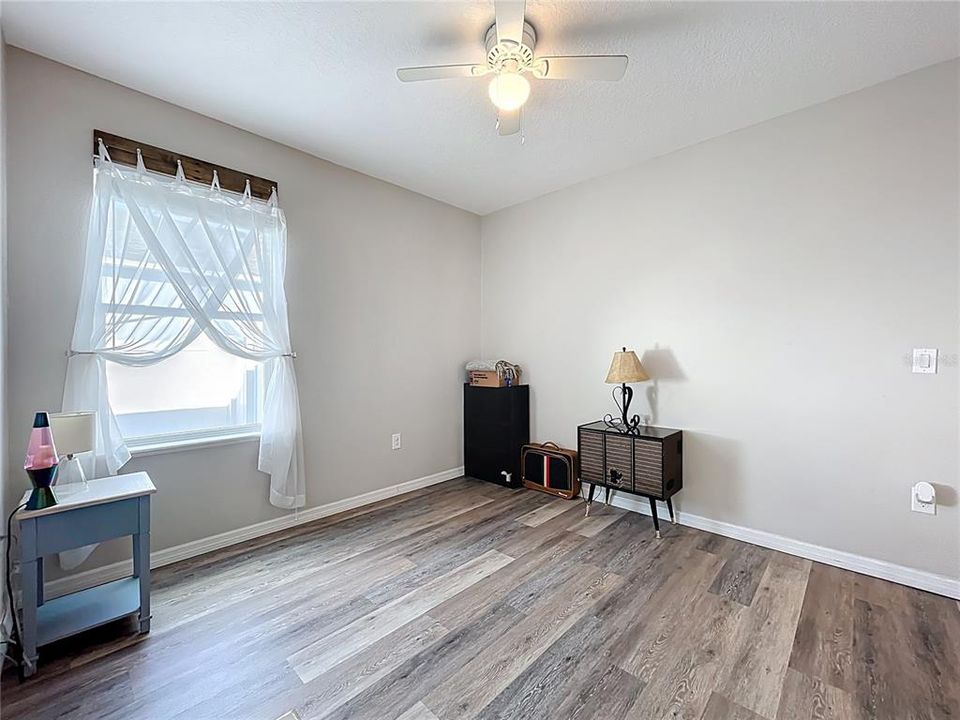 For Sale: $310,000 (3 beds, 2 baths, 1705 Square Feet)