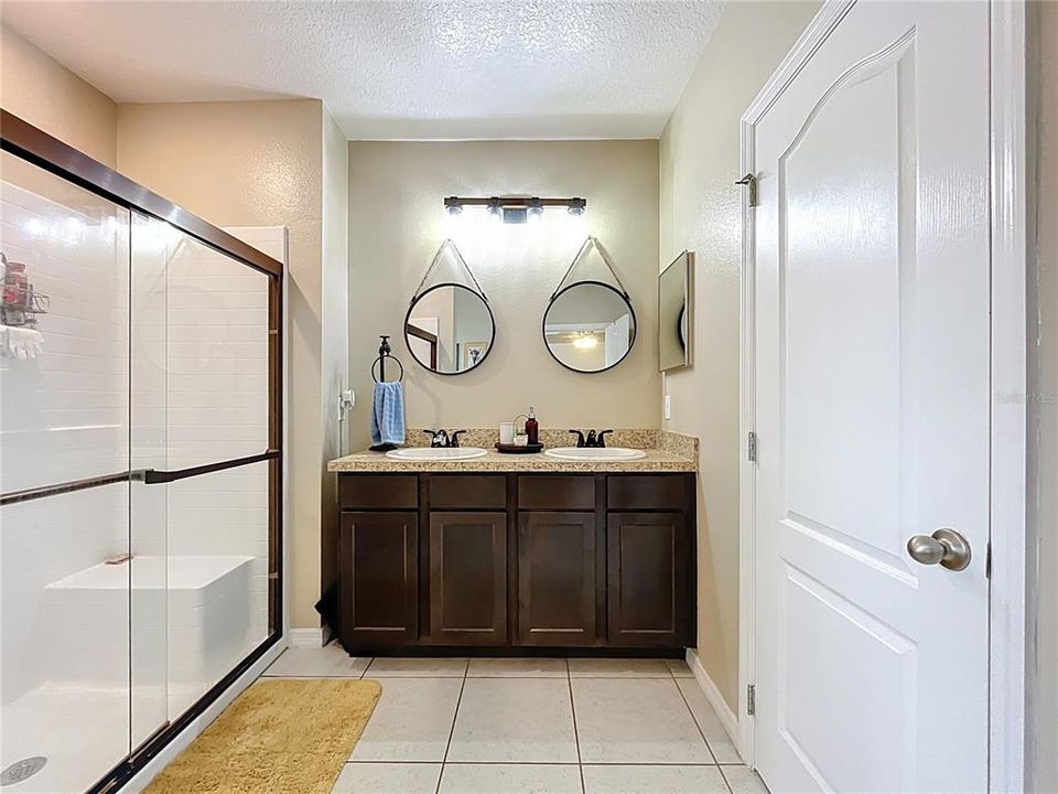 For Sale: $310,000 (3 beds, 2 baths, 1705 Square Feet)