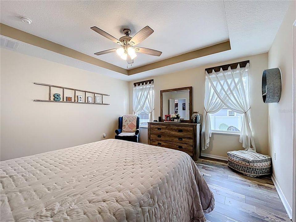 For Sale: $310,000 (3 beds, 2 baths, 1705 Square Feet)