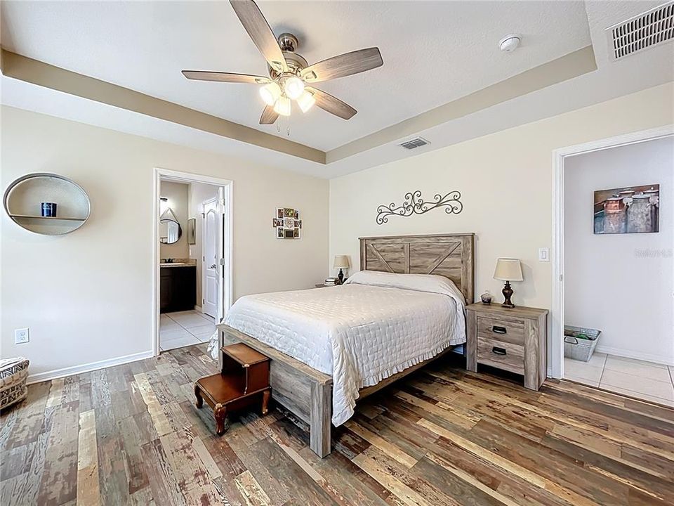 For Sale: $310,000 (3 beds, 2 baths, 1705 Square Feet)