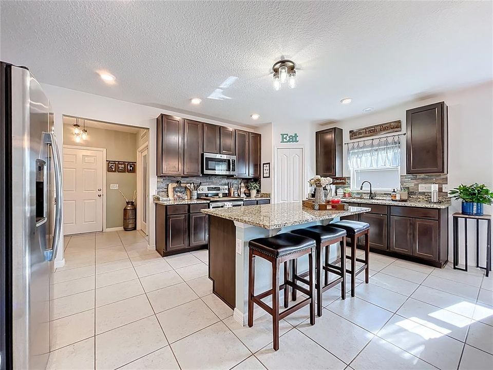 For Sale: $310,000 (3 beds, 2 baths, 1705 Square Feet)