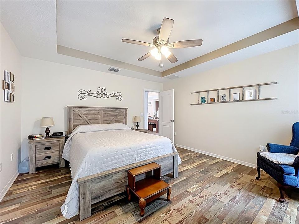 For Sale: $310,000 (3 beds, 2 baths, 1705 Square Feet)